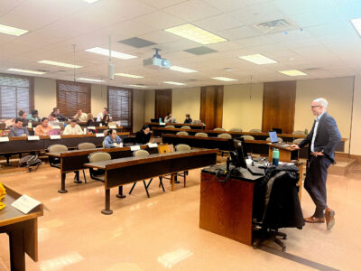 McCombs School of Business Professor Mike Peterson lectures on strategic management.