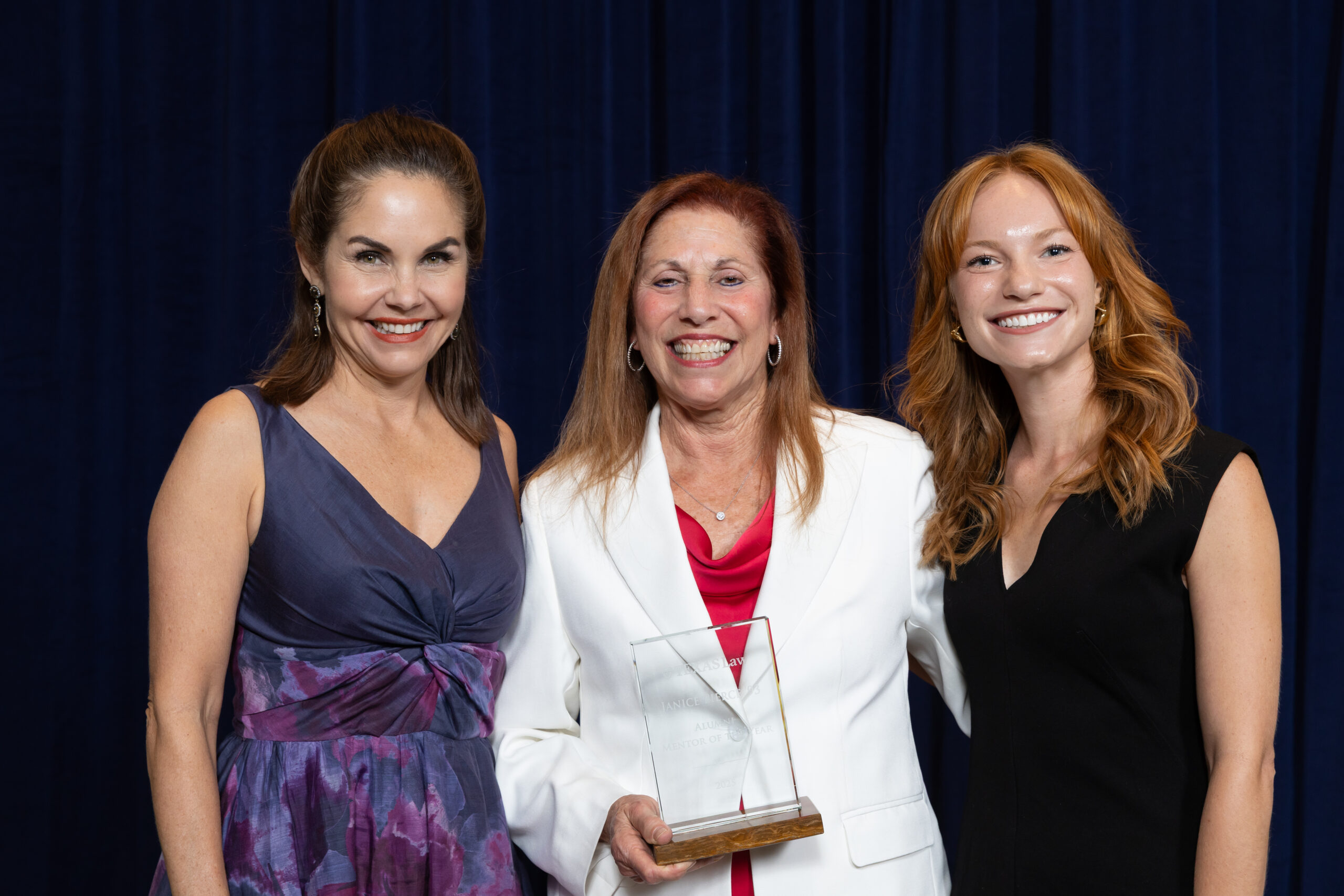Director of the Mentoring Program Rémi Ratliff, Janice Pierce ’93, and Cassidy Winters ’27.