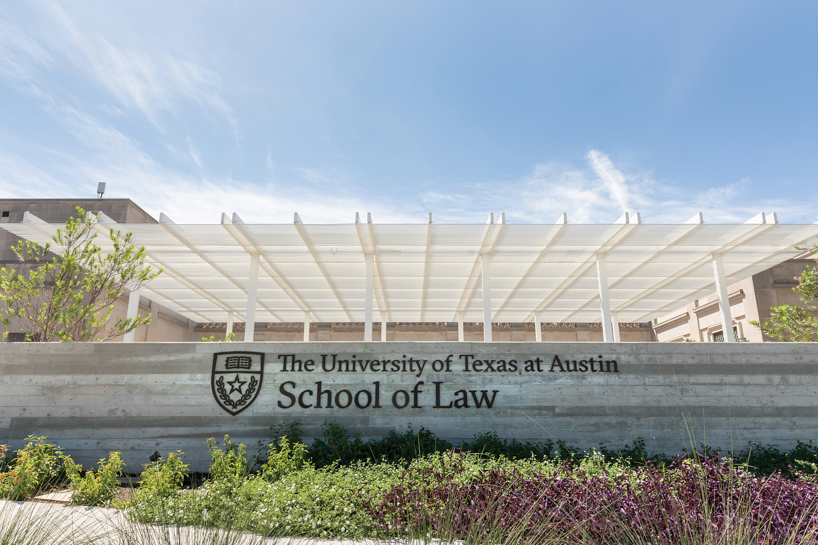 New Courtyard And Plaza Give The Law School A New Look Texas Law News 