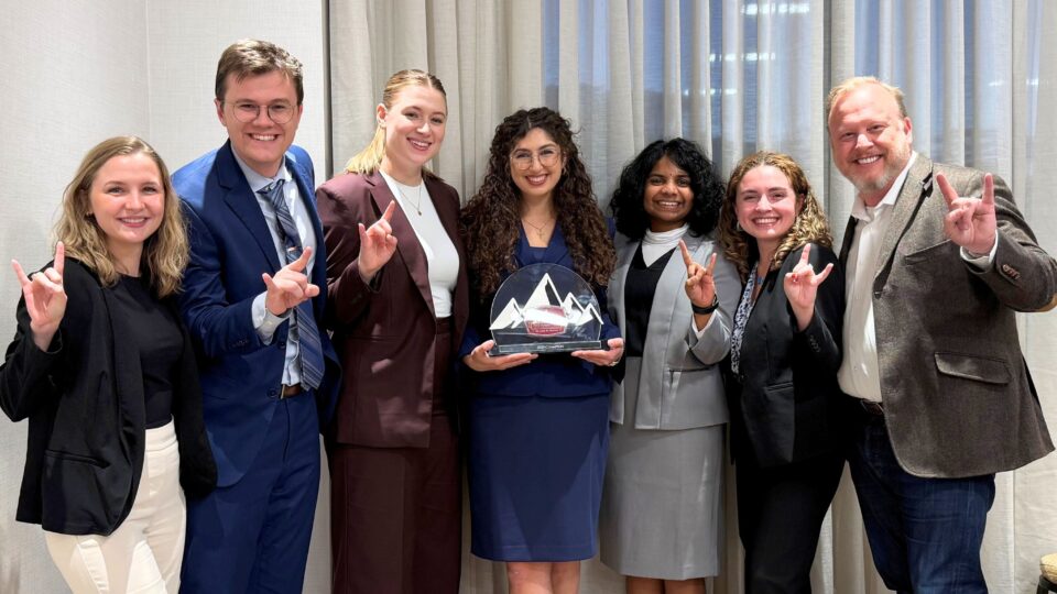 Left to right: Emily Ogden ’23, Drew Ashlock ’27, Emily Layton ’26, Josianne Alwardi ’27, Bhavana Ravala ’27, Aleyna Young ’26, Jay Ellwanger ’01