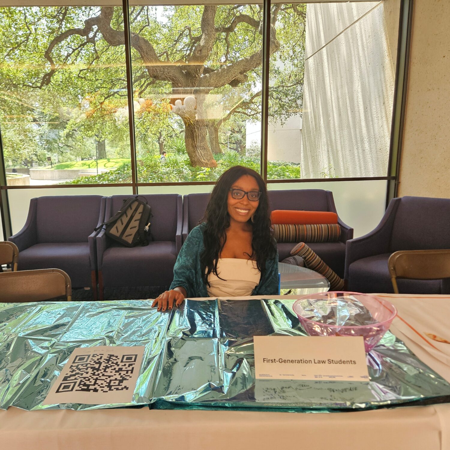 Shellie Parker at FGLS table