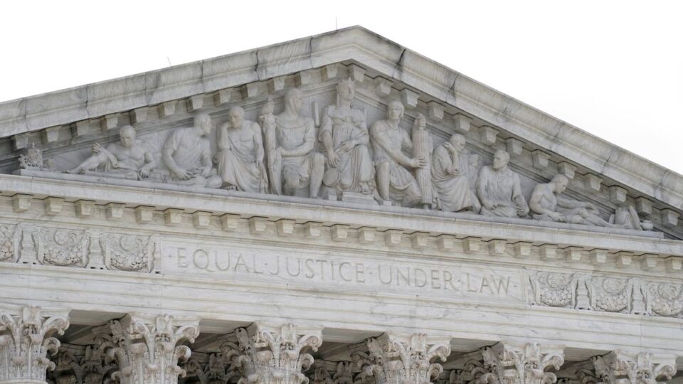 Picture of the US Supreme Court