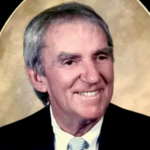 Olney Wallis headshot