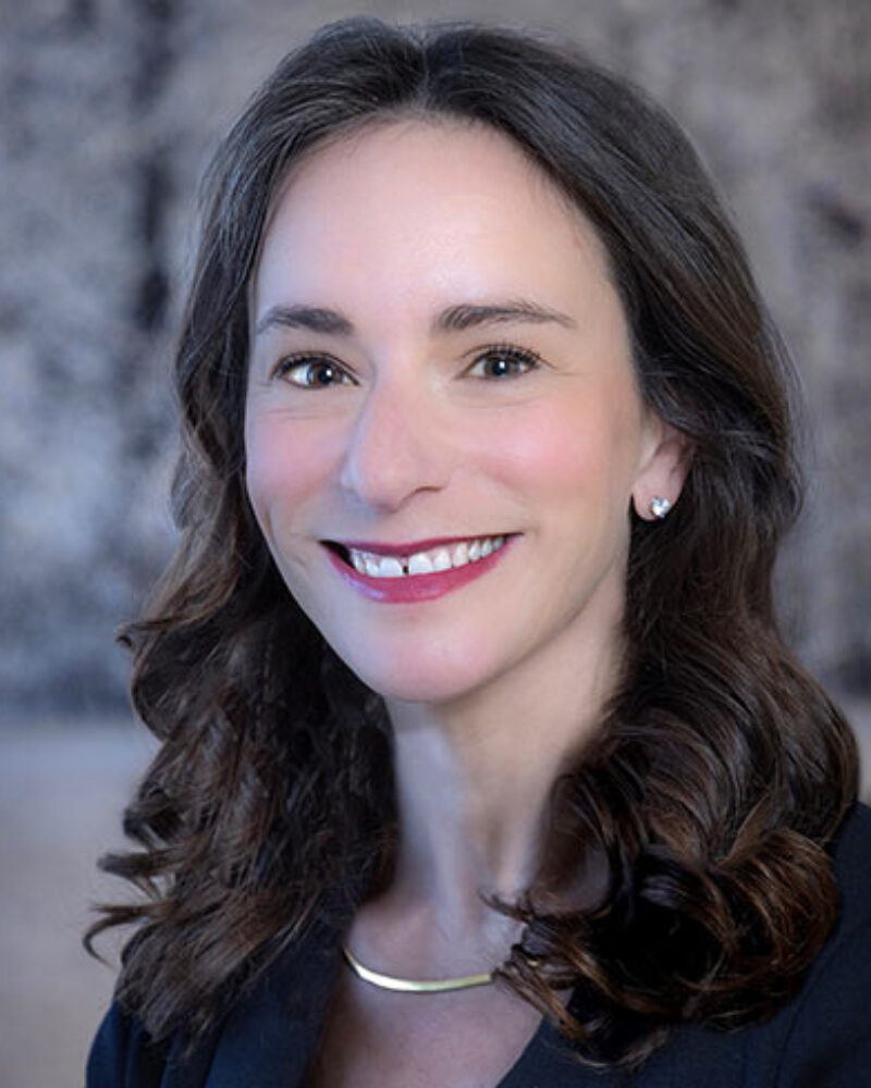 Aleza Remis Headshot
