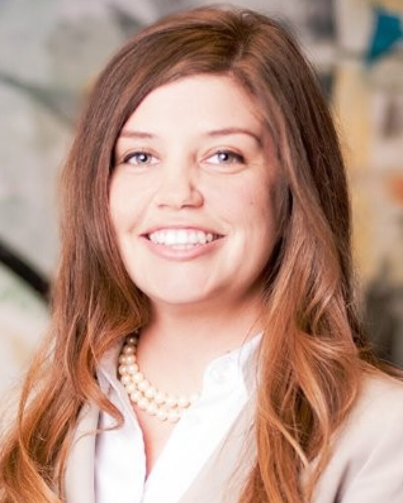 Elizabeth Henderson Headshot