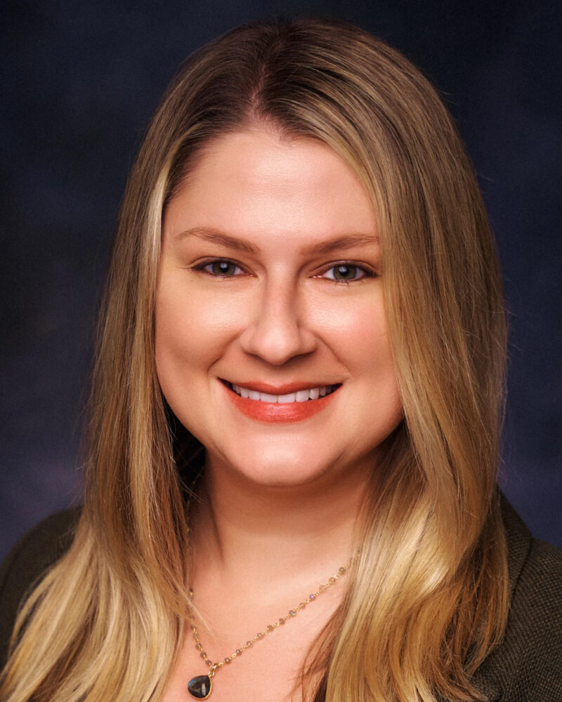 Lauren Davis Headshot