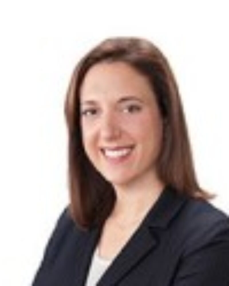 Amy Hinzmann Headshot