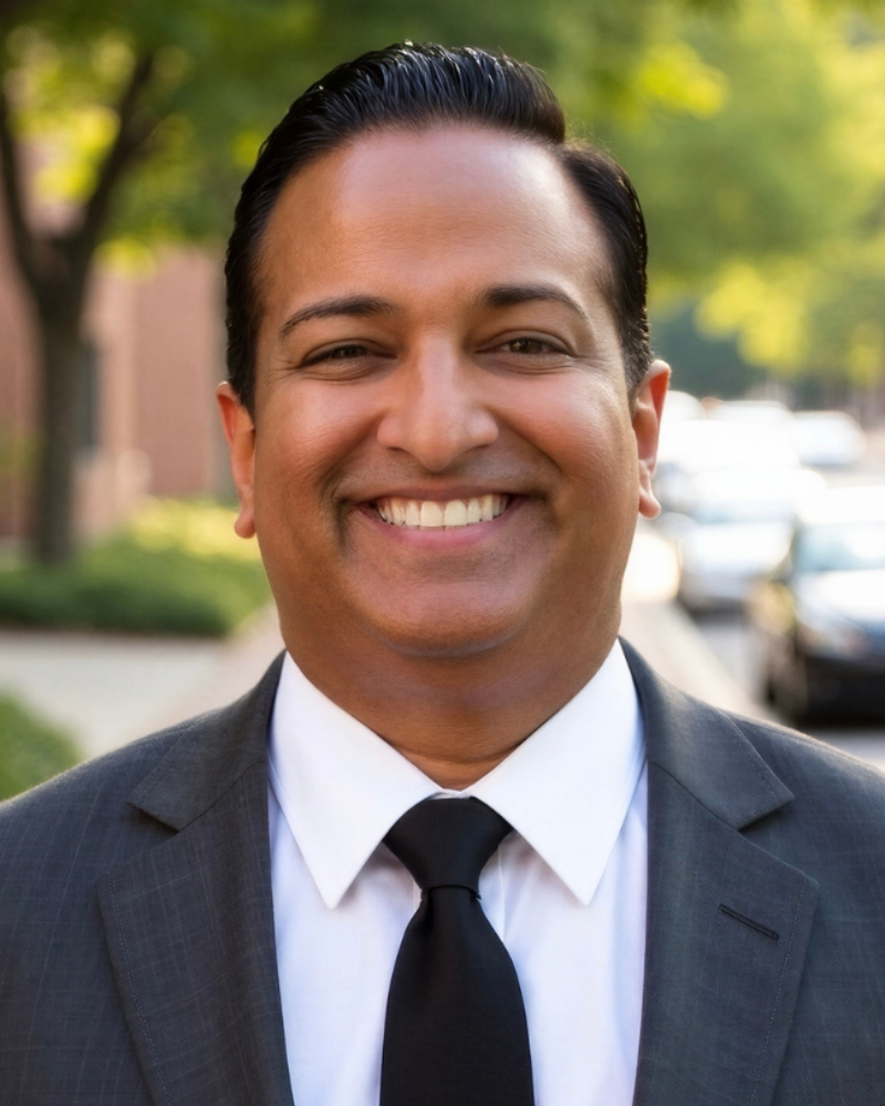 Ajay Thomas headshot