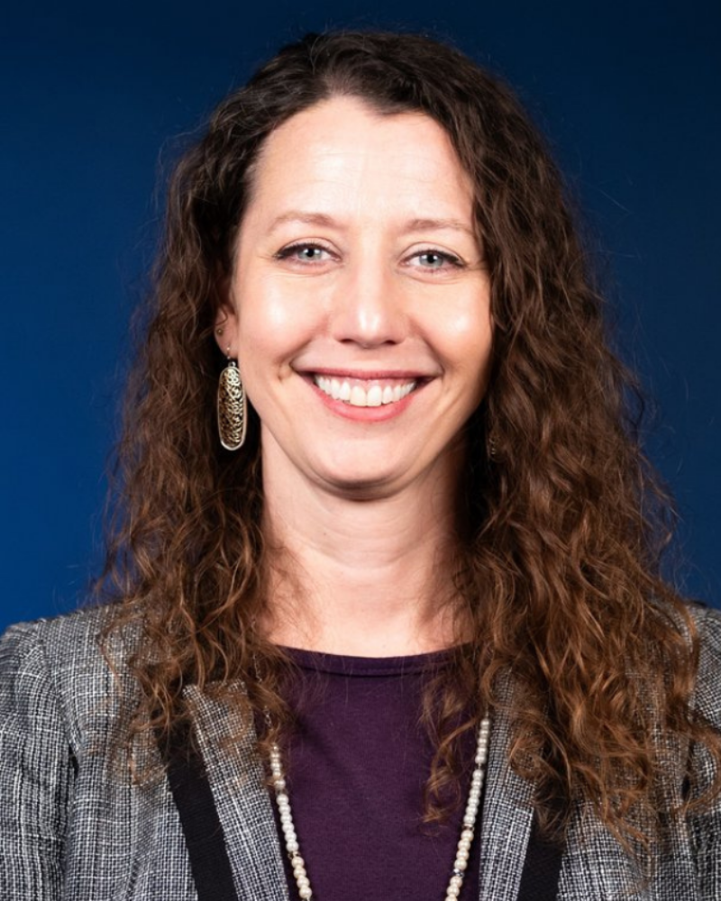 Amy Davis headshot