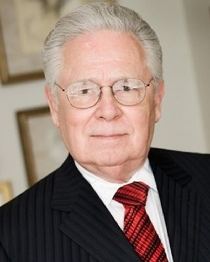 Joe Long headshot